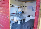 Schlachtraum mit Kühltruhe