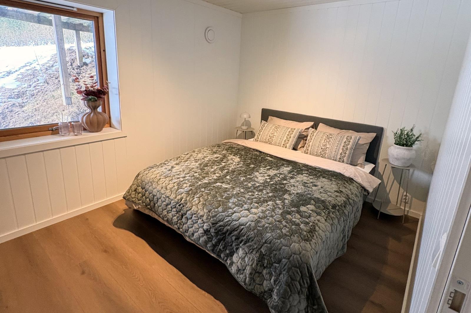 Schlafzimmer 1, 1 Doppelbett und Einzelbett