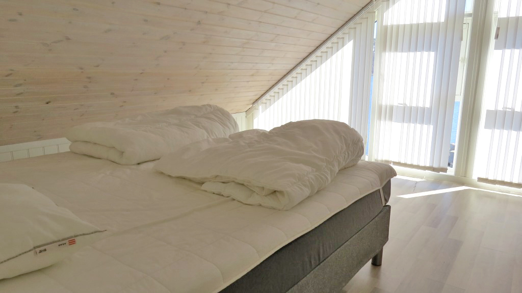 Schlafzimmer 1
