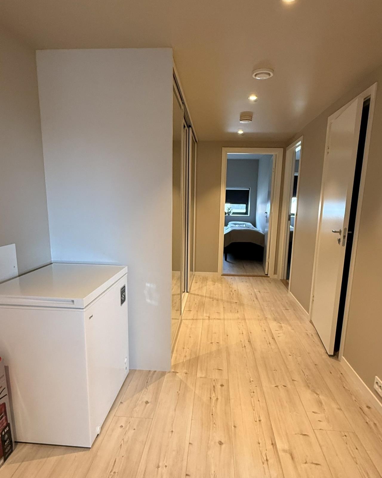 Flur mit riesen Wandschrank