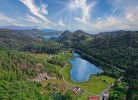 See unterhalb des Hauses (Drone)