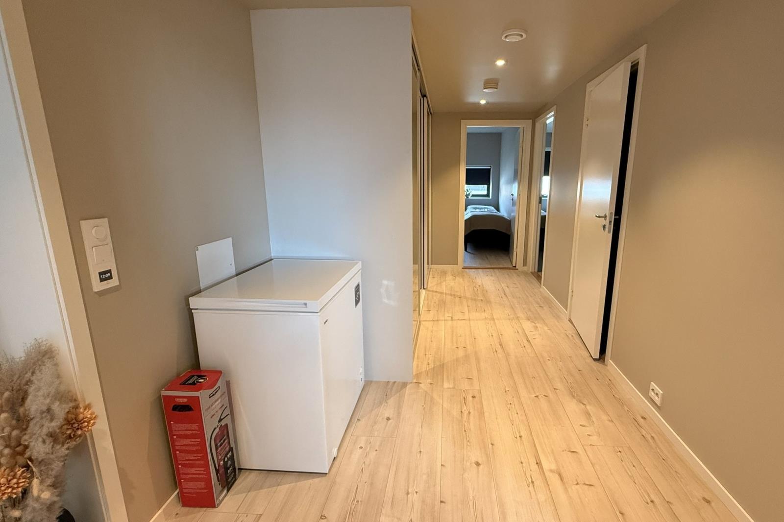 Flur mit riesen Wandschrank