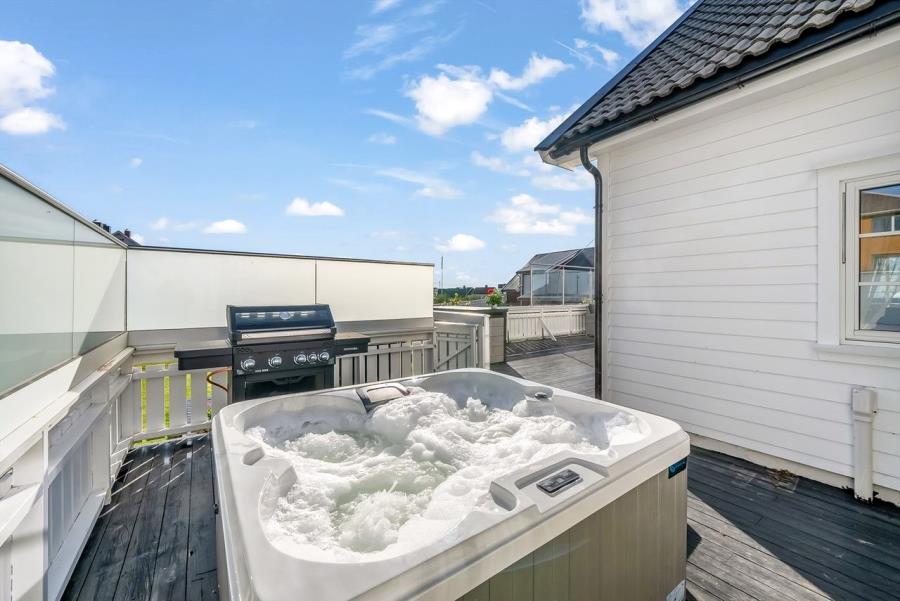 Pool nicht im Mietumfang enthalten,bei Nutzung je Woche 77 Euro vor Ort zahlbar