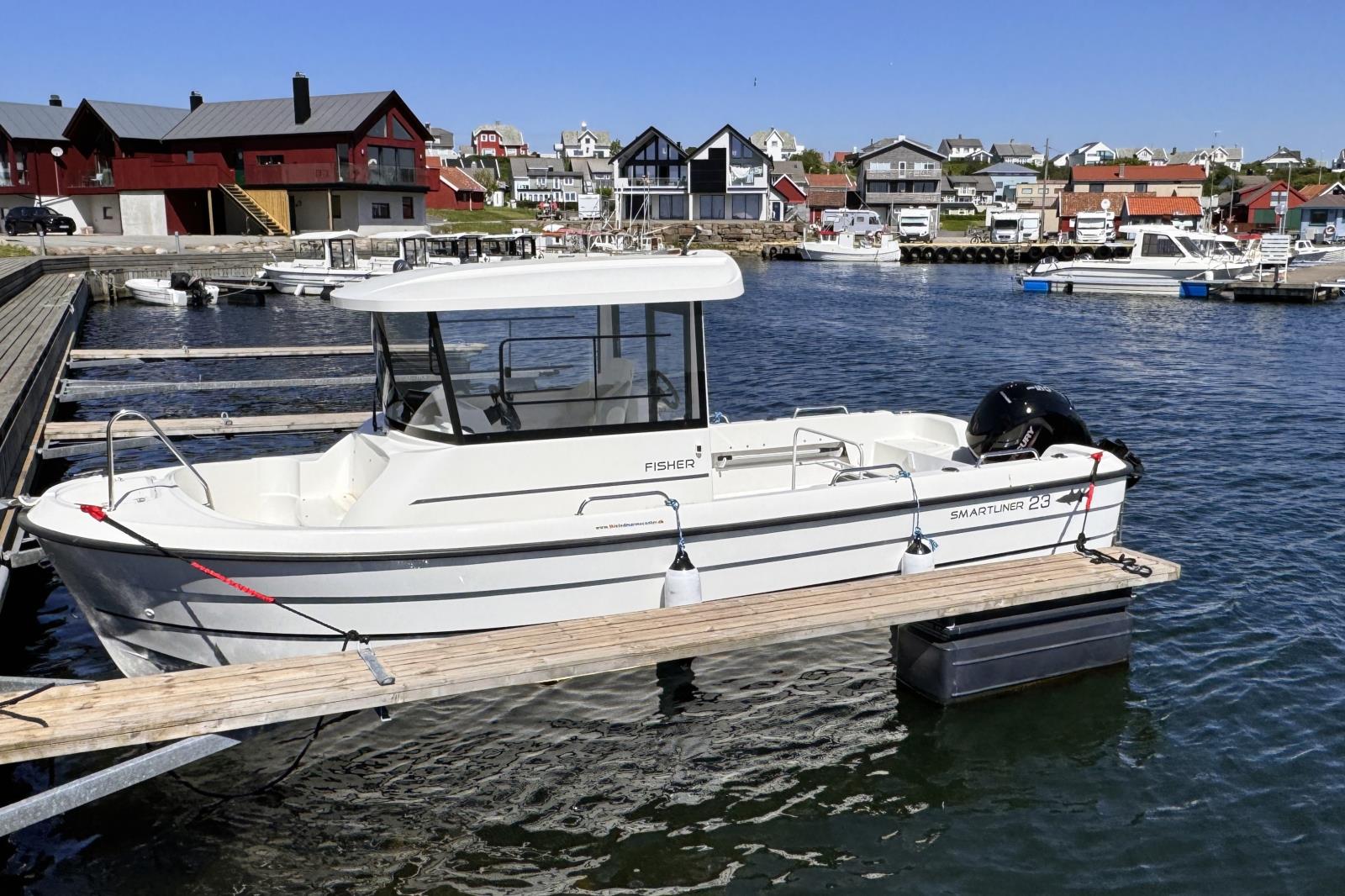 In in der Saison inklusive: 23 ft. Smartliner Fisher, 150 PS