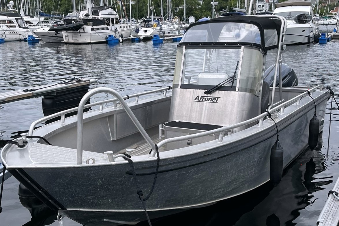 Extraboot Arronet 23.5 SP, ca. 24 Fuß Aluminium, 150 PS Yamaha in Borhaug