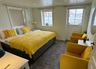 Schlafzimmer 1 im EG mit Zugang Bad