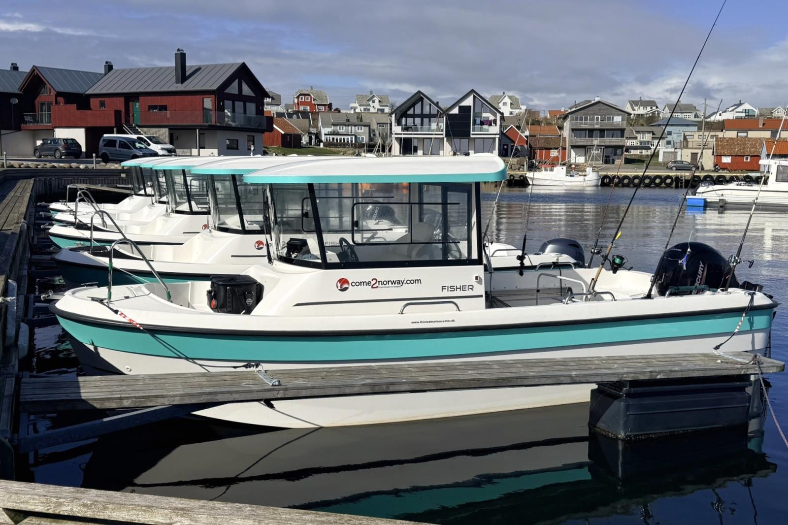In in der Saison inklusive: 23 ft. Smartliner Fisher, 150 PS