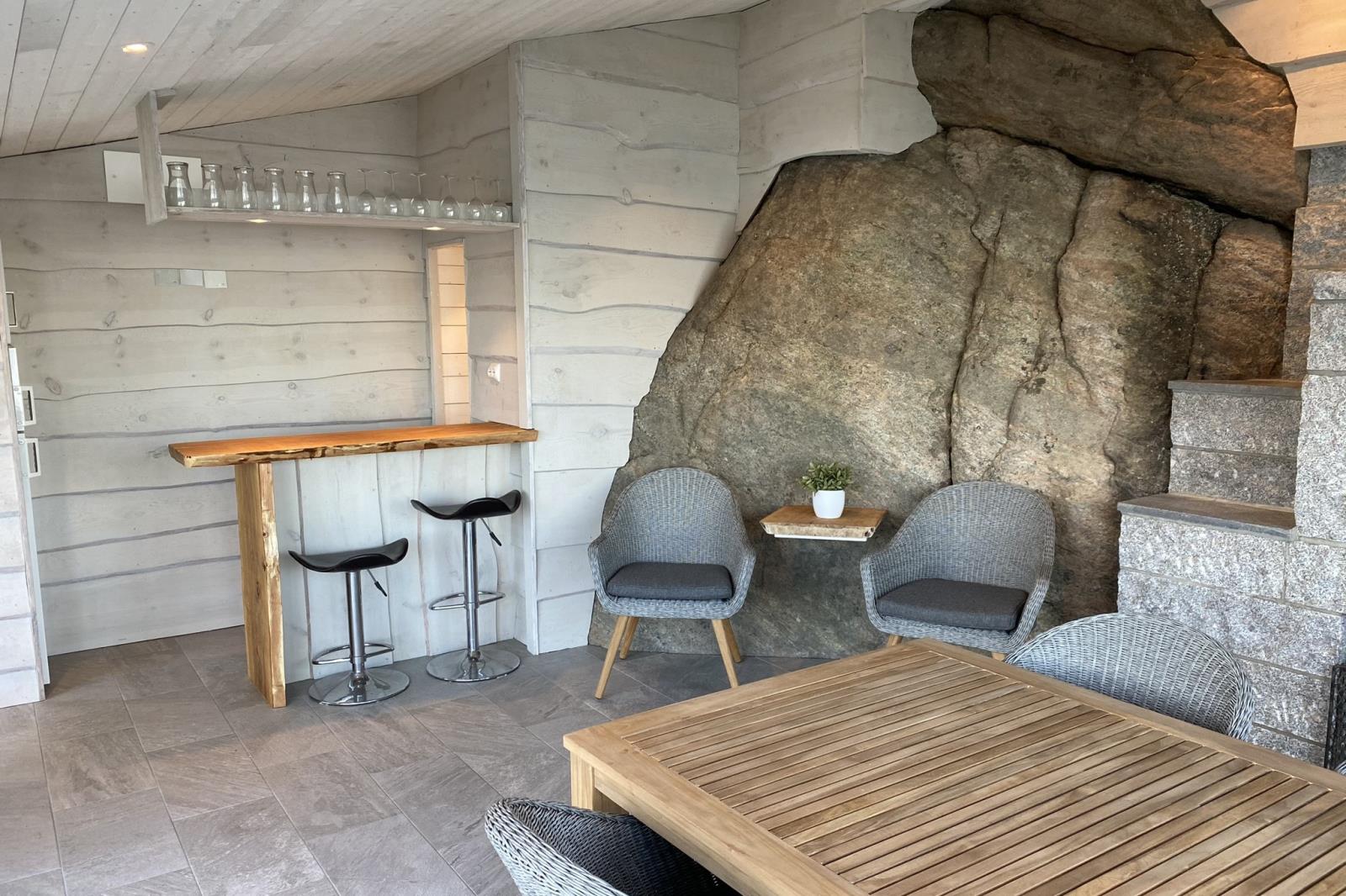 Wintergarten mir Bar und Kamin