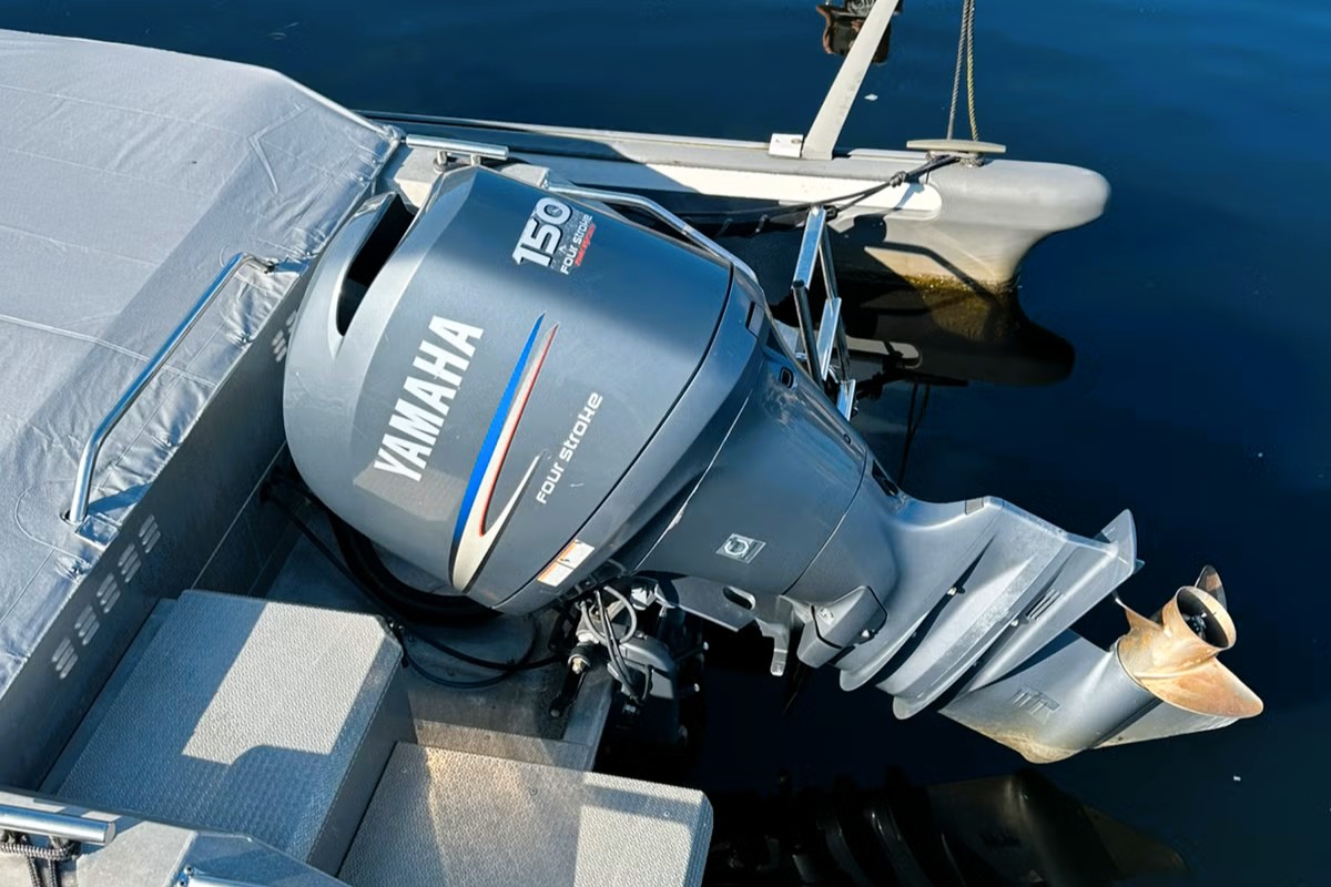 Alu Boot Buster, 23 ft., 150 PS