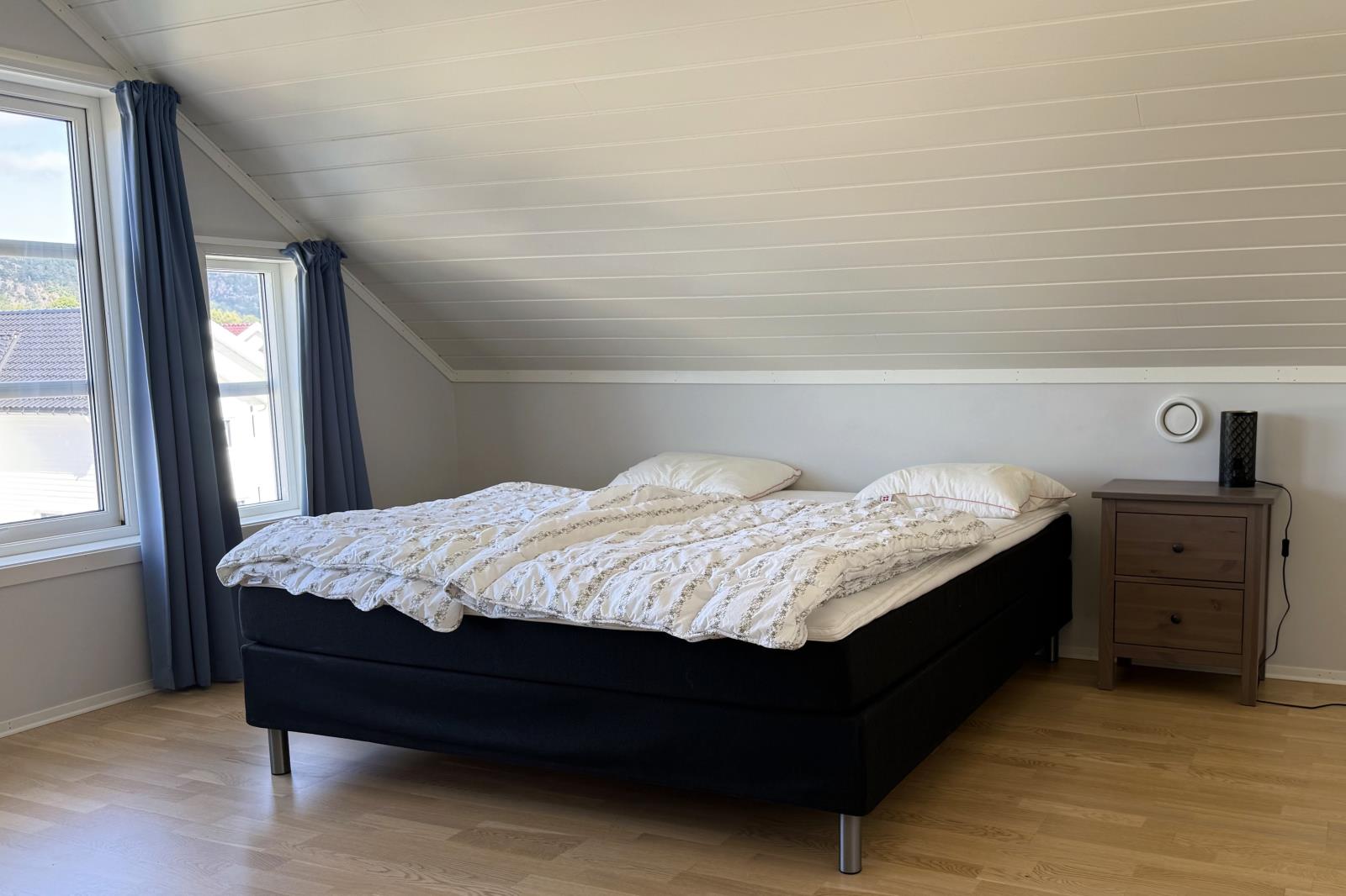Schlafzimmer 1