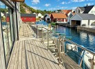 neben dem Haus