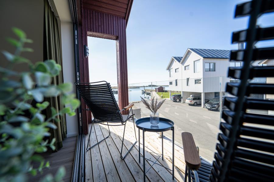 Balkon mit Blick zum Hafen