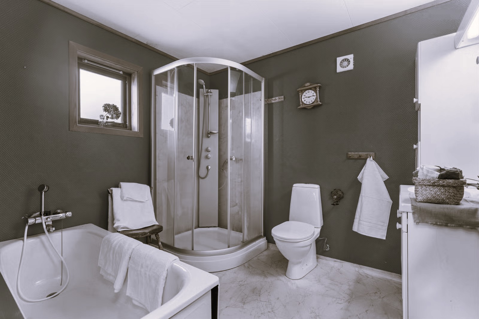 Badezimmer kommt komplett neu