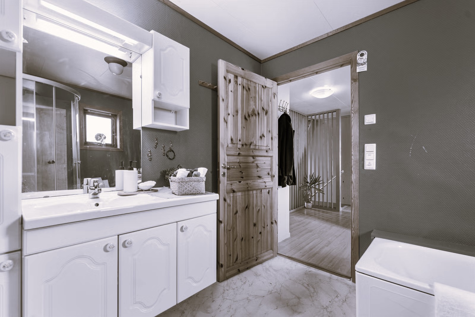 Badezimmer kommt komplett neu