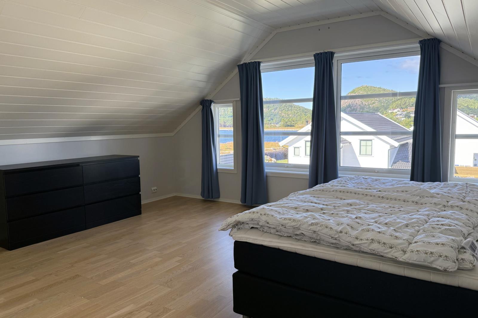 Schlafzimmer 1