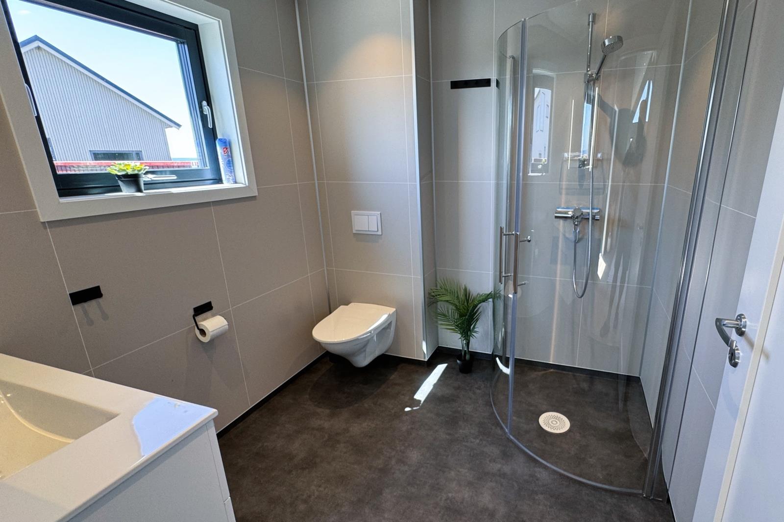 Dusch-Badezimmer 2 im OG