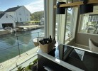 Große Fenster zum Kanal