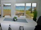 Esstisch mit Blick in R. Strand