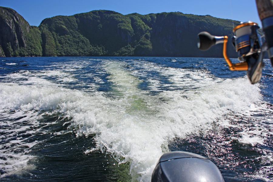 die großen Bergmassive am Stolsfjorden