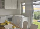 Einbauküche mit Herd, Backofen und Geschirrspülmaschine