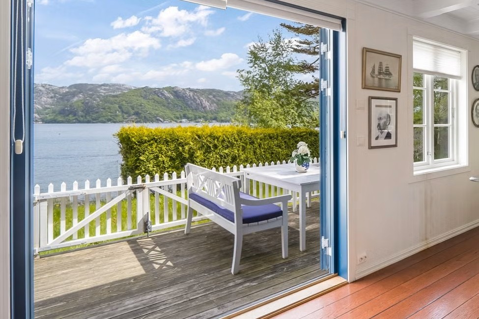 Terrasse mit Fjordblick