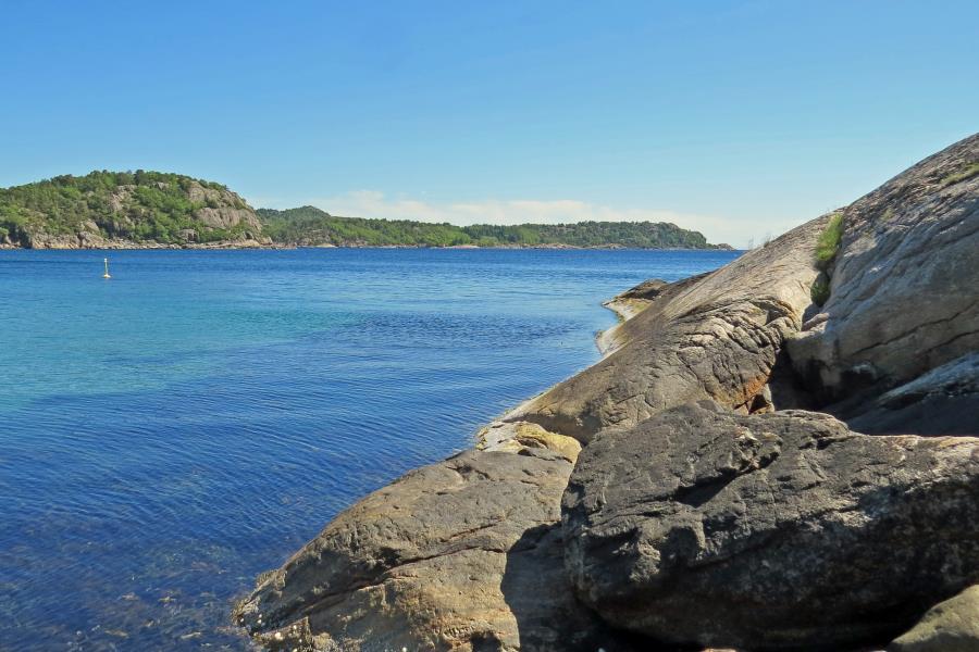 viele Meeresbuchten in der Nähe