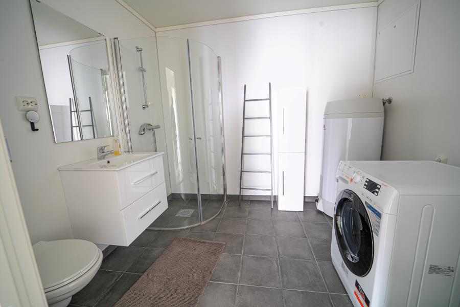 Bad 1 mit Dusche WC