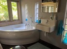 Bad mit Dusche u. WC
