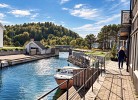 Weg am Wasser, ebenerdig zur Terrasse