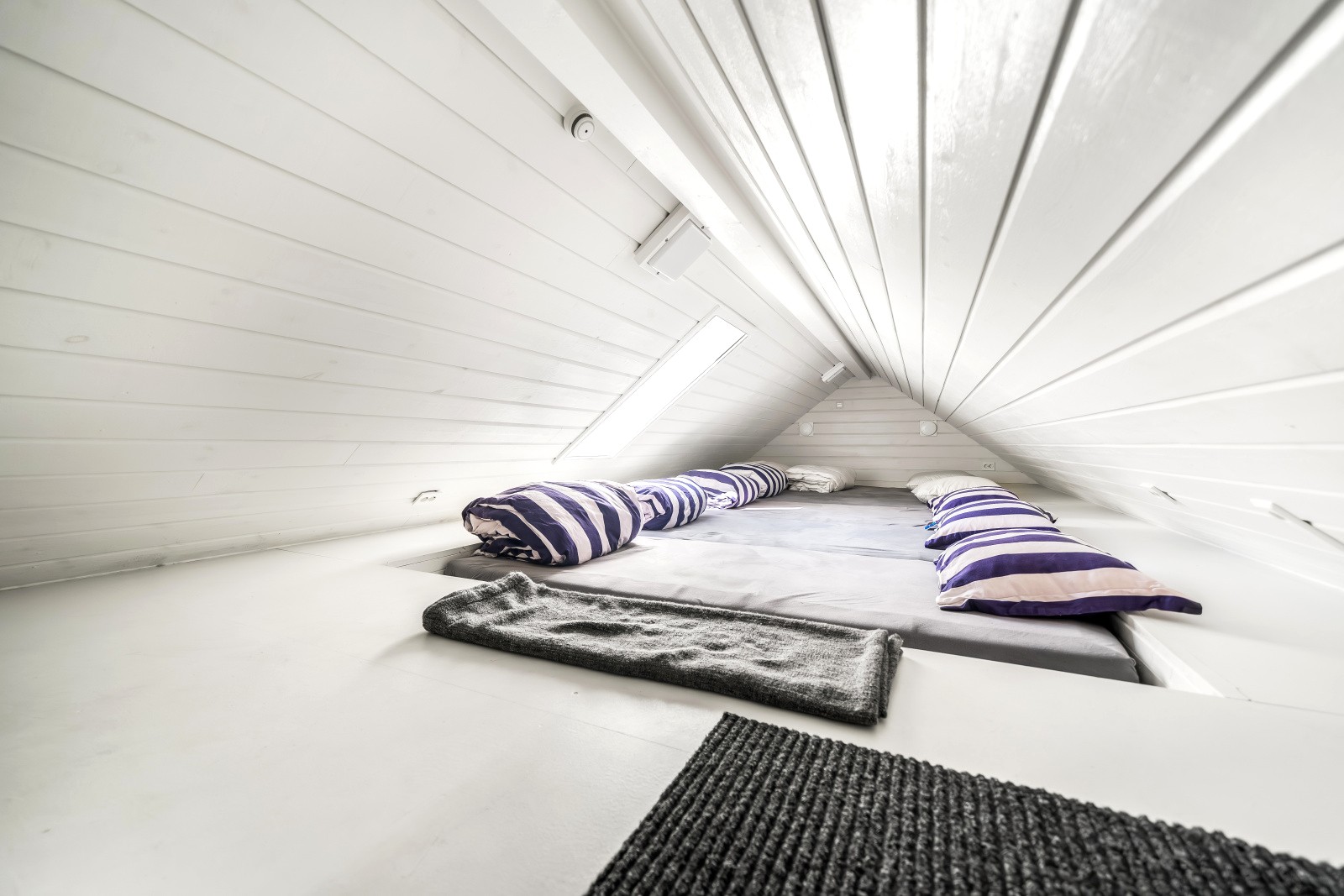 Schlafhems im Anneks für 4 Kids, geringere Stehhöhe