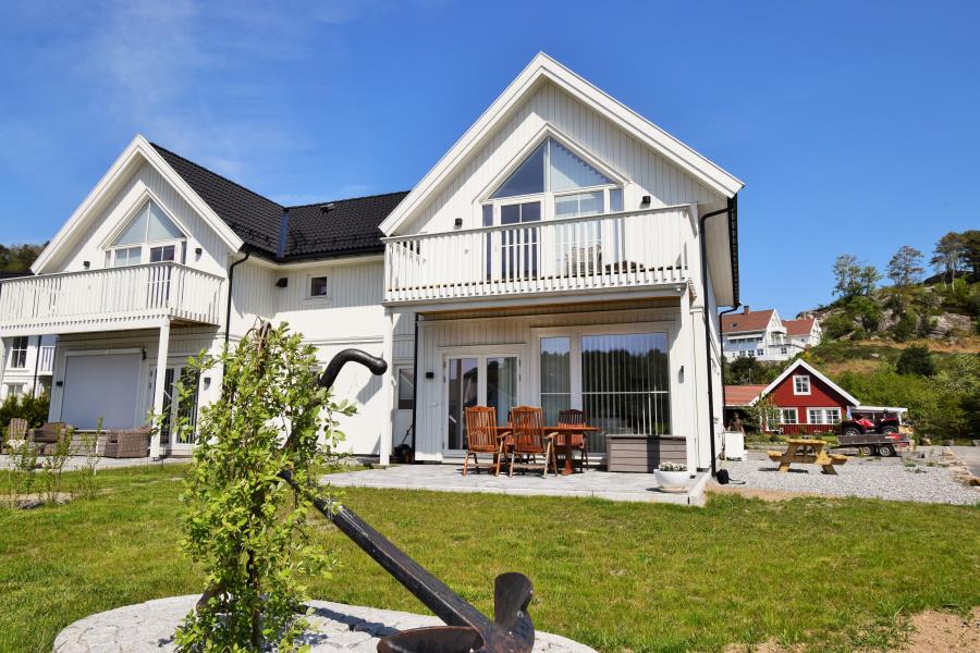 Baly 2, HAUS LINKS