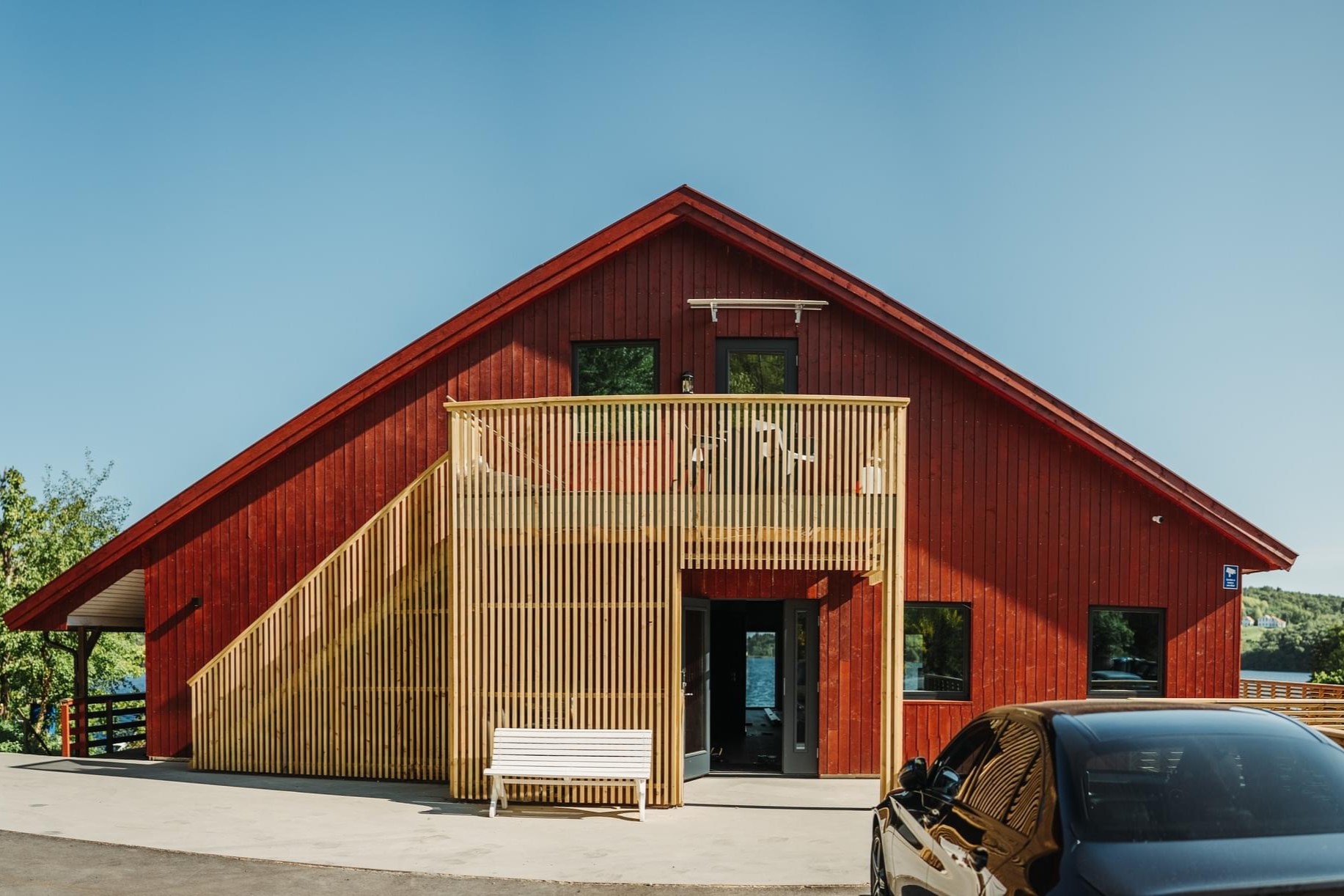 Wirtschaftsgebäude u. Restaurant mit Sommerbetrieb