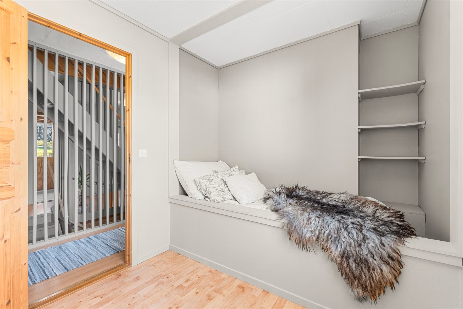 Raum wird umgestalgtet, 1 Einzelbett 120 cm