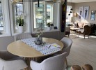 Blick zum Wintergarten und Wohnbereich