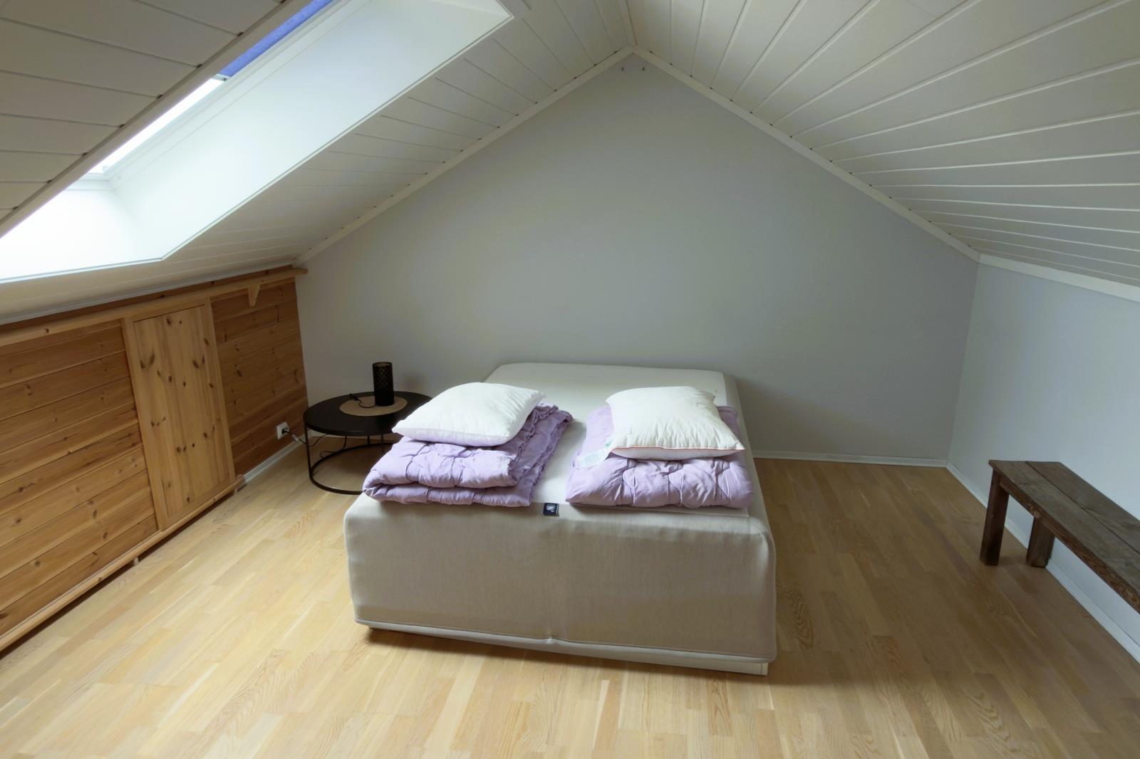 Schlafzimmer 4