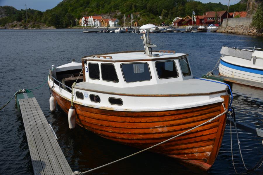 Boot Nr. Q: Angelboot 27 ft., Kutter mit Kabine, 24 PS Diesel