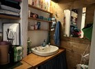 2. einfaches Bad mit Dusche u. WC