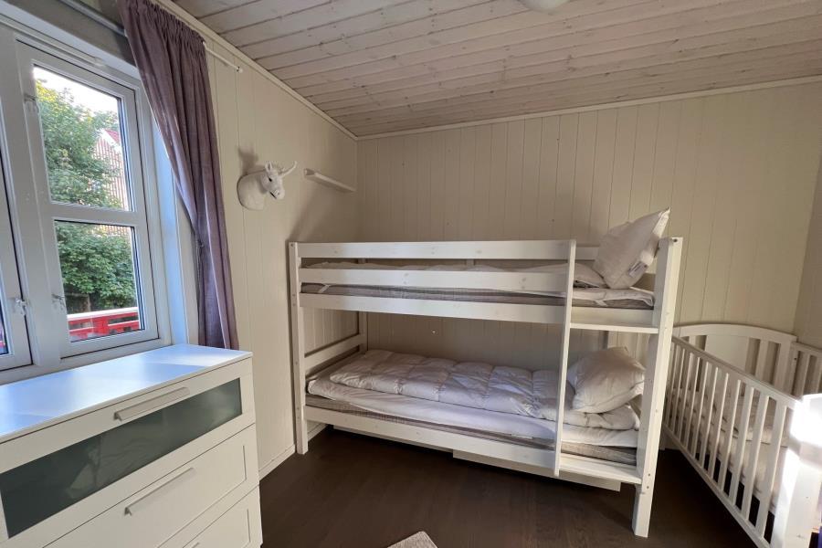 Schlafen 3, auch Babybett vorhanden