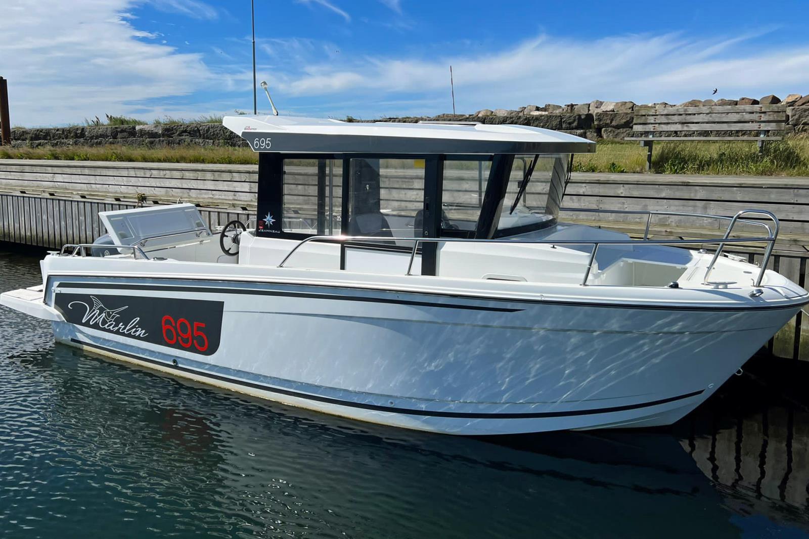 inklusive: Pilothouse 'Merry Fisher Marlin S2', 23 Fuß, 150 PS 